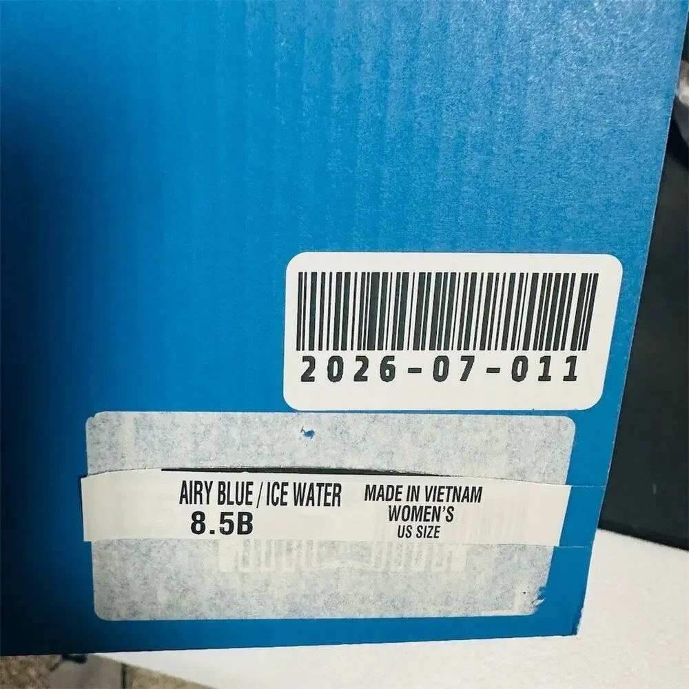 HOKA Clifton 9 Women's Running Shoes Airy Blue/Ice Water Size 8.5B w/ Box